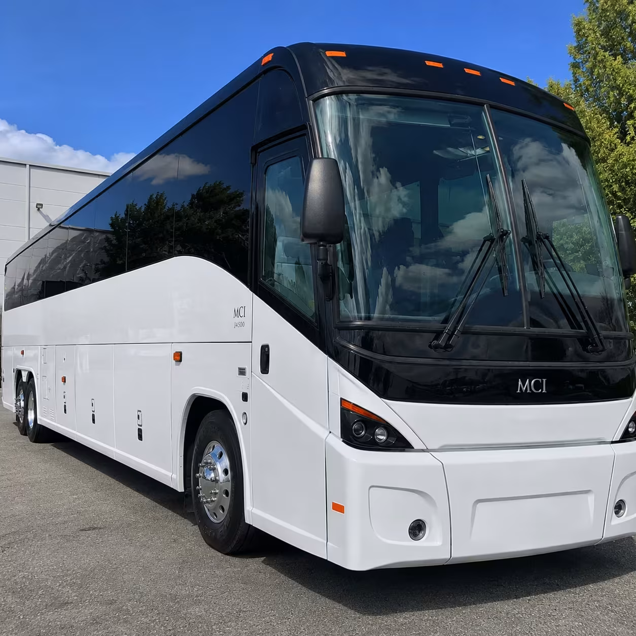 stockton commuter shuttle buses for i 5 and highway 99 routes